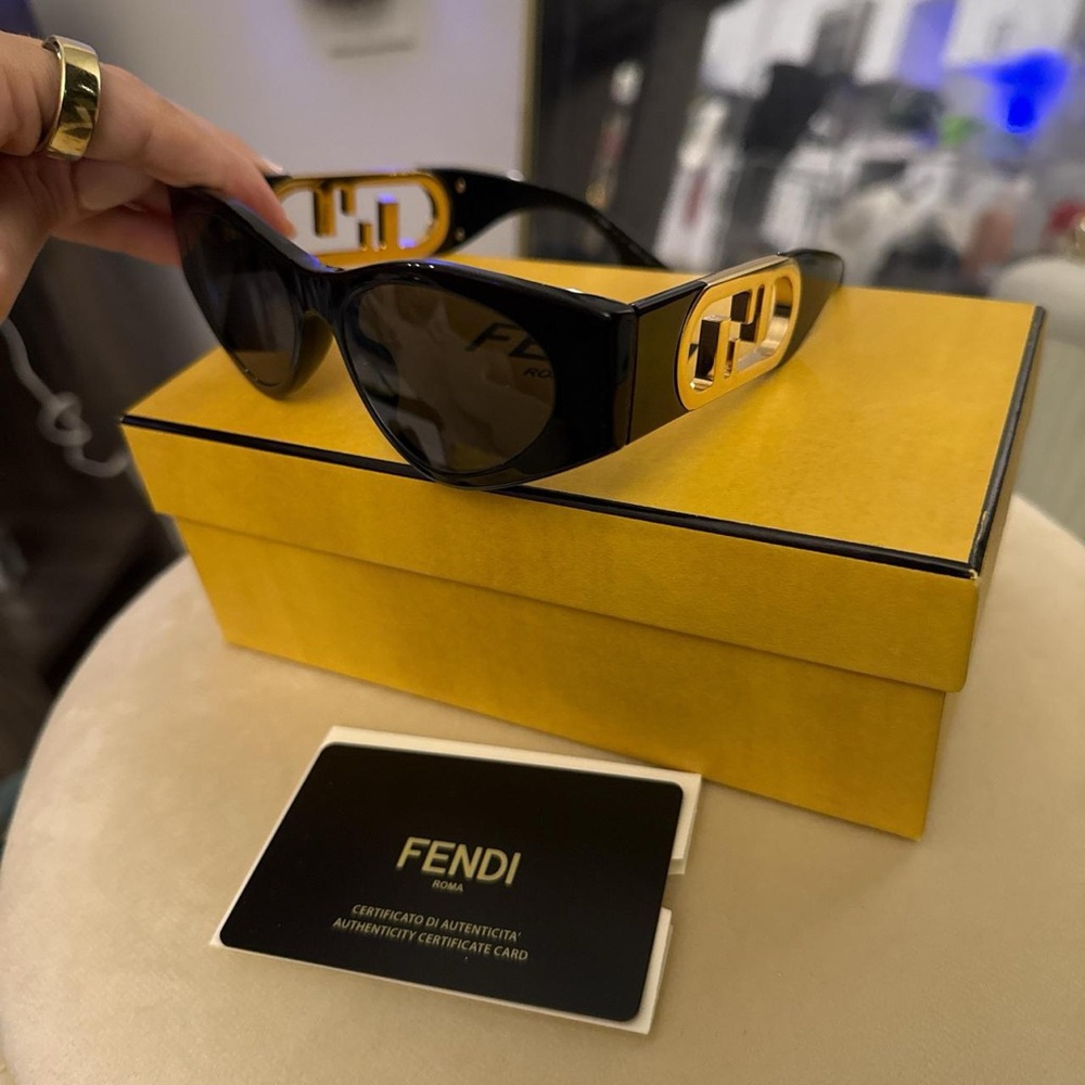 Fendi Black Cat-Eye Sunglasses - Picture 3 of 3